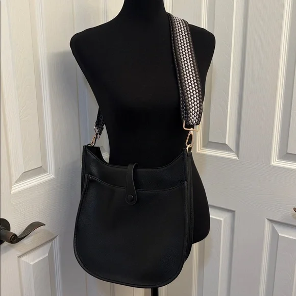 Ah Dorned vegan leather messenger cross body bag - Picture 4 of 8